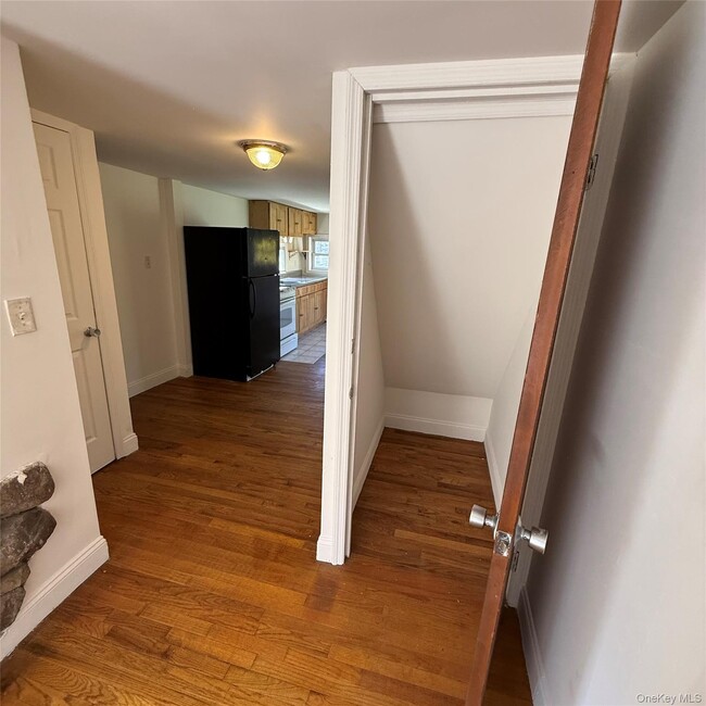 Building Photo - 31 Firwood Rd S