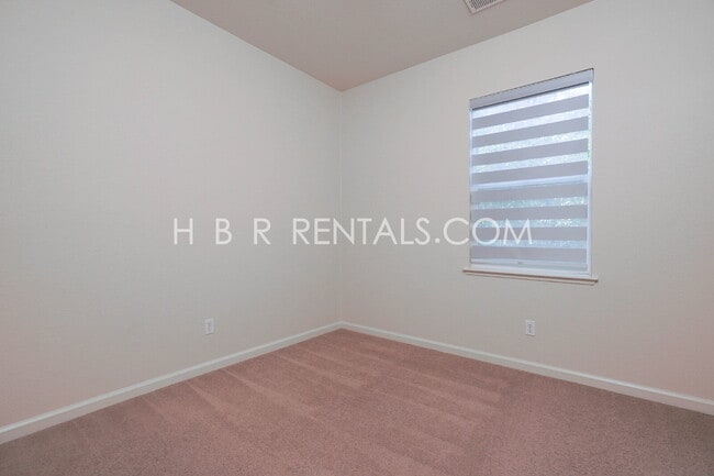 Building Photo - Cambridge Place - Charming 3-Bedroom with ...