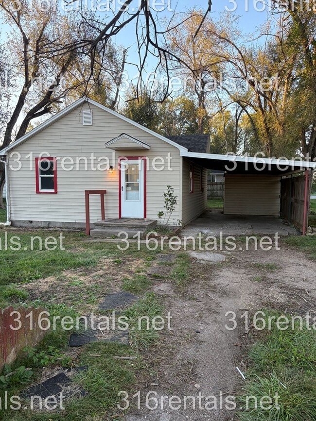 Building Photo - $850 - 2 bed 1 bath - single family home