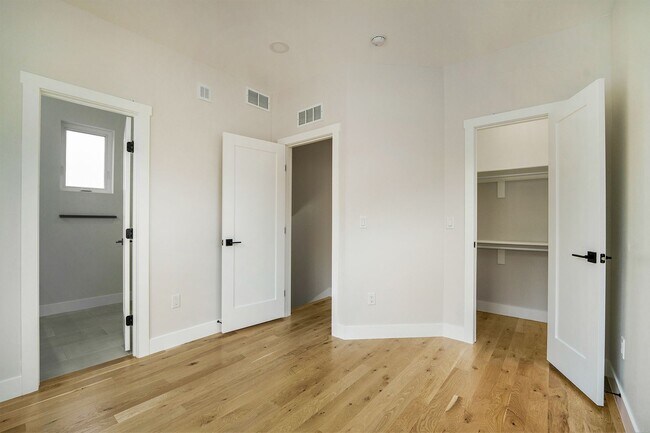 Building Photo - Back Duplex in Denver's Jefferson Park Neighborhood