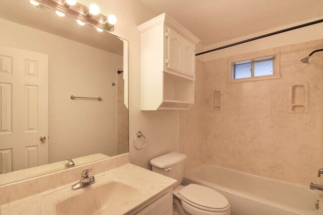 Building Photo - 1308 W Prosperity Dr
