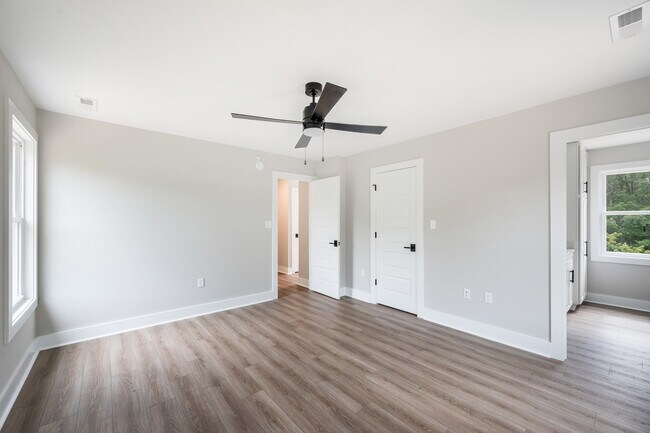 Building Photo - 415 Kershaw Dr