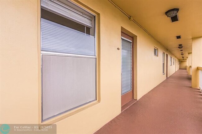 Building Photo - 5901 NW 61st Ave