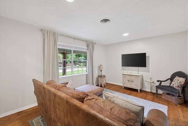 Building Photo - 105 S Weatherred Dr