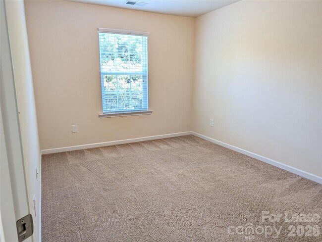 Building Photo - 132 Cherry Bark Dr