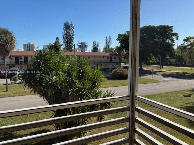 Building Photo - 20200 NE 27th Ct