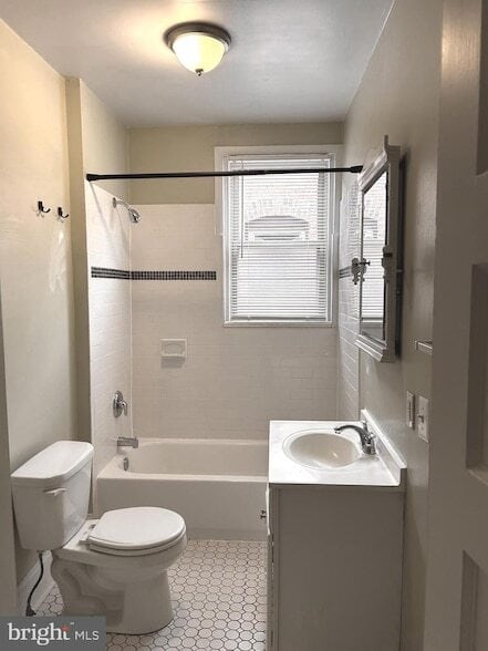 Building Photo - 574 Haddon Ave