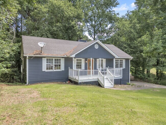 Building Photo - 608 Wood Ridge Dr