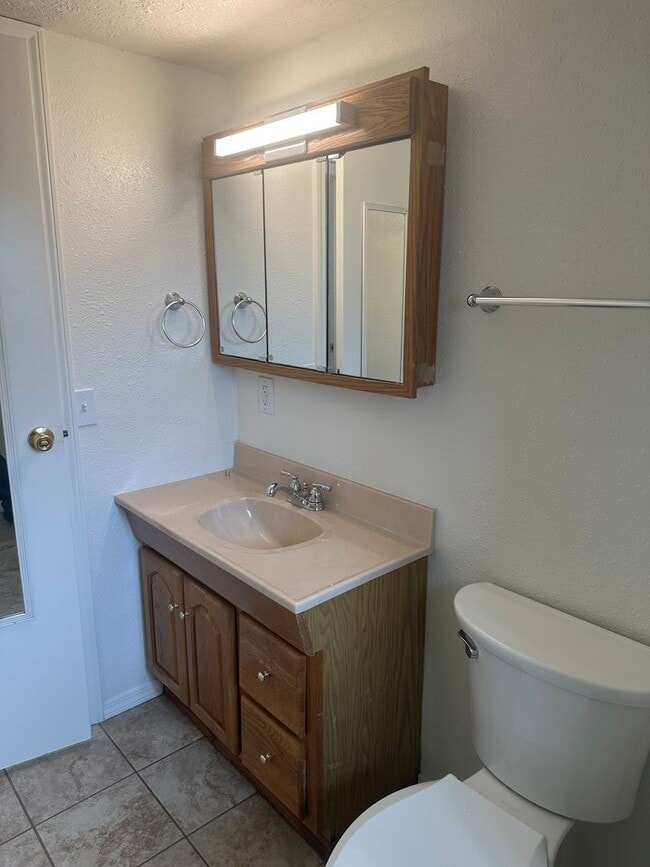 Building Photo - 3 bedroom 2 bathroom house in Dexter!