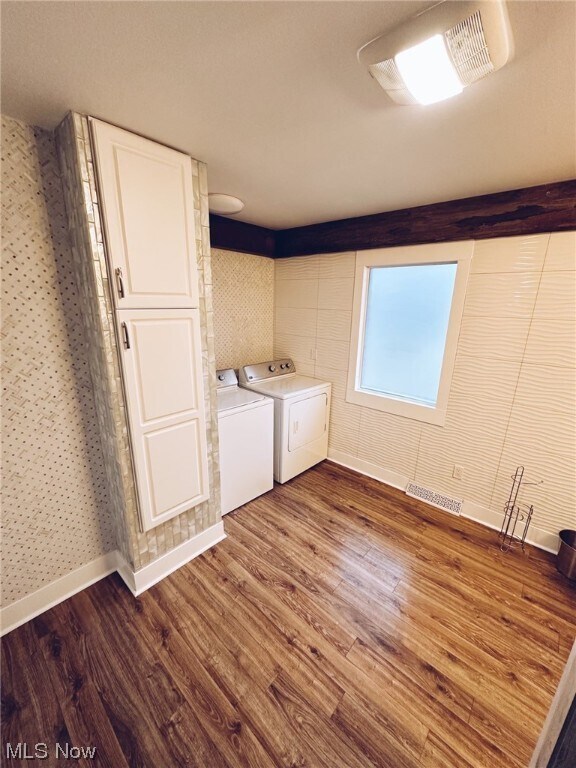 Building Photo - 7281 Meadowlawn Dr