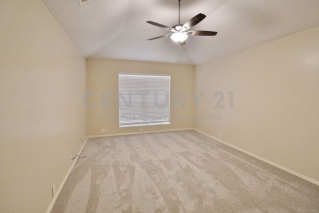 Building Photo - Charming 3/2/2 in High Pointe For Rent!