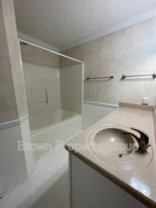 Building Photo - 3401 Lainey Ln