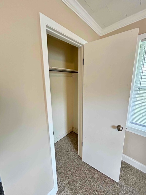 Building Photo - 1404 Fieldcrest Rd