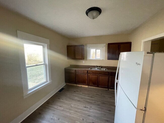 Building Photo - SECTION 8 and EDEN Accepted!! Stunning 4-Bed, 2-Bath Renovation in Lorain!!