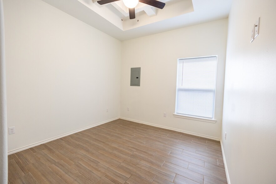 Building Photo - 420 Carlisle Ave