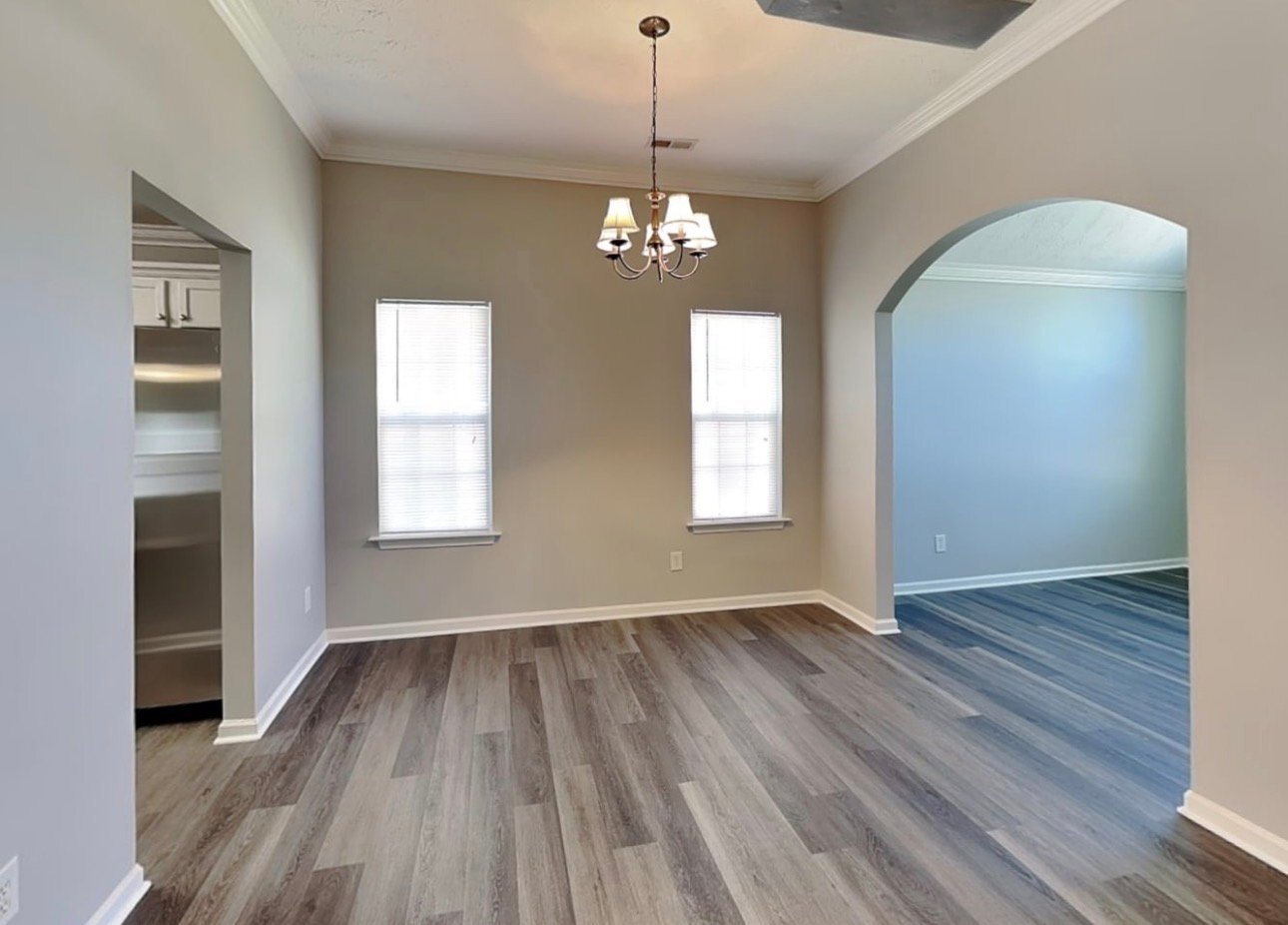 Building Photo - 2621 Fairstone Ave