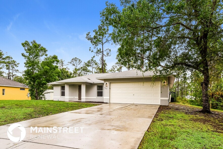 Building Photo - 802 W 11th St