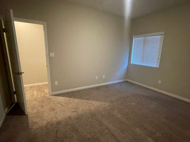 Building Photo - 5202 Phisto Pl