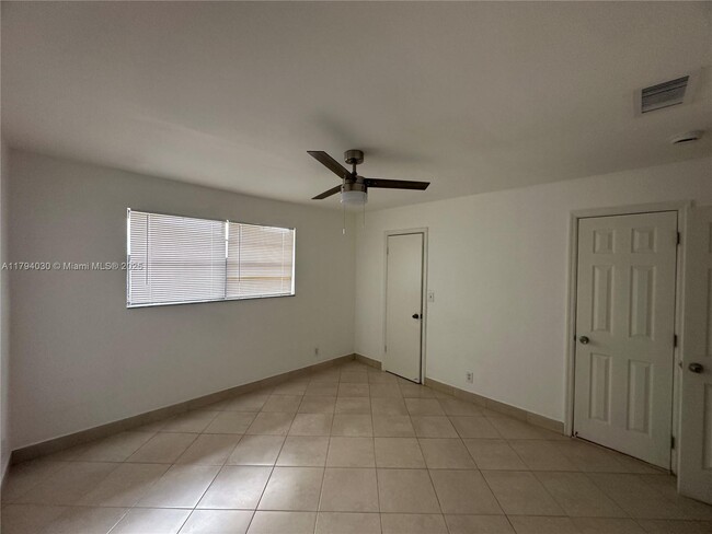 Building Photo - 3530 NW 116th Terrace