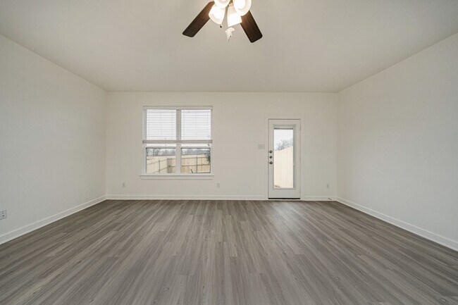 Building Photo - 8461 Adelaide Dr