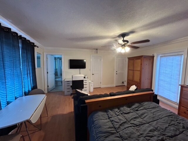 view of room - 600 NW 7th Ave