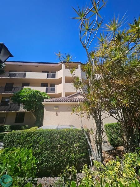 Building Photo - 2659 Carambola Cir N