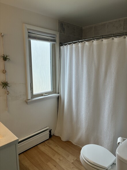 Bathroom - 8903 W Orchard St