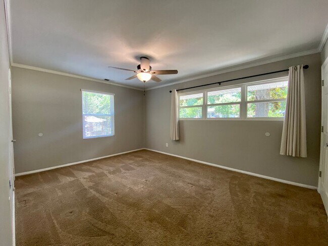 Building Photo - Clean and Updated rental in North Augusta
