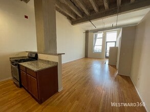 Building Photo - 1645 W Ogden Ave