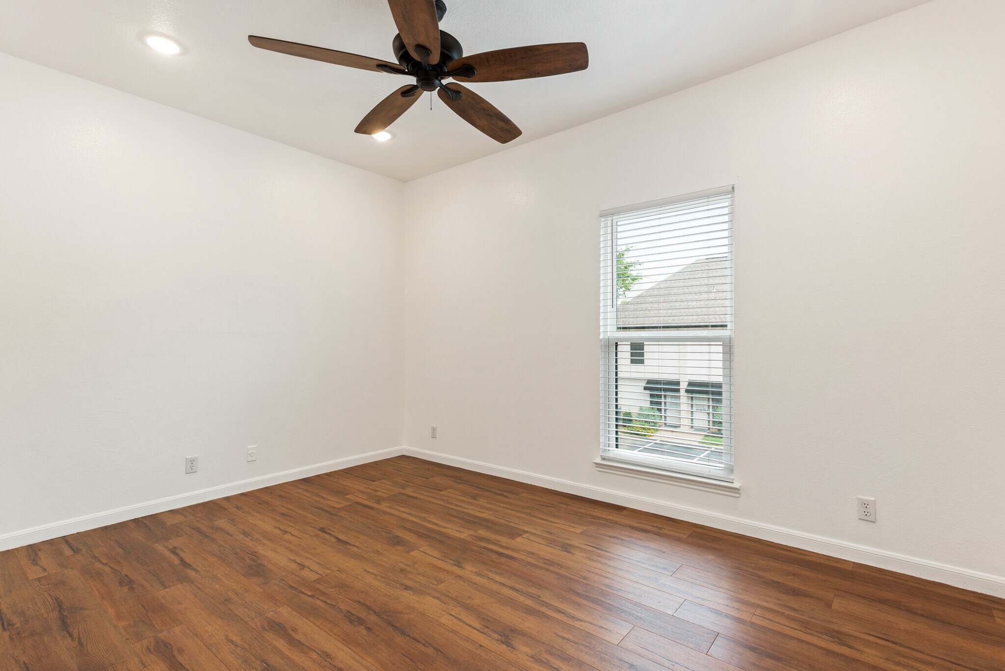 Building Photo - 1307 Kinney Ave