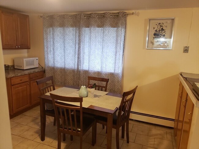 Building Photo - 11A Sachem St