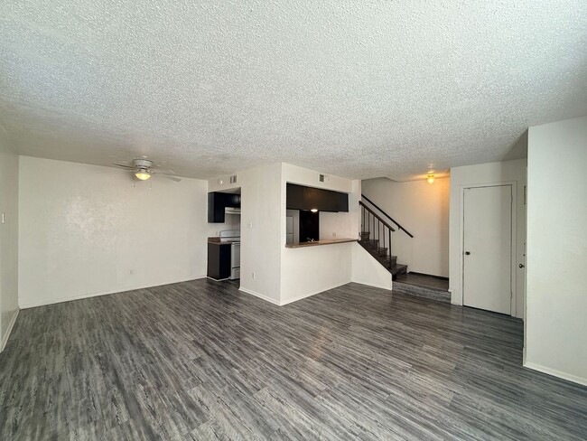 Building Photo - SECTION 8/HUD ACCEPTED - AVAILABLE NOW!