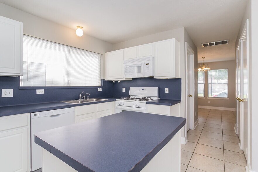 Building Photo - 10202 Farrell Dr