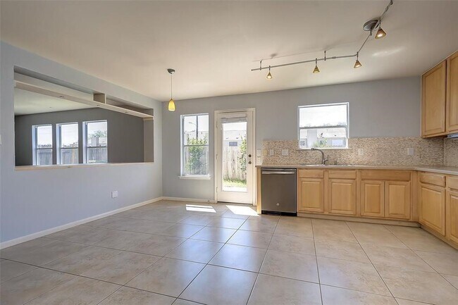 Building Photo - 6707 Wild Pecan Trail