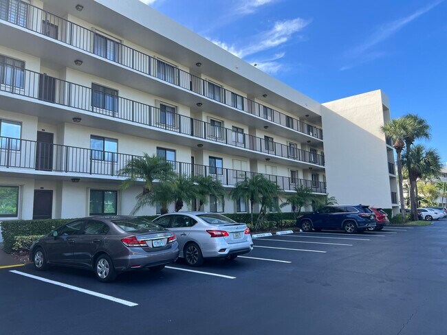 Primary Photo - 3138 Via Poinciana