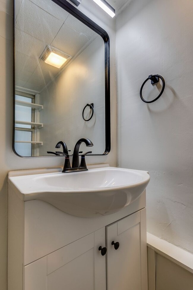 Building Photo - 316 Belonda St