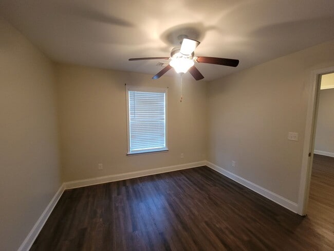 Building Photo - Lazy Acres - Columbia County