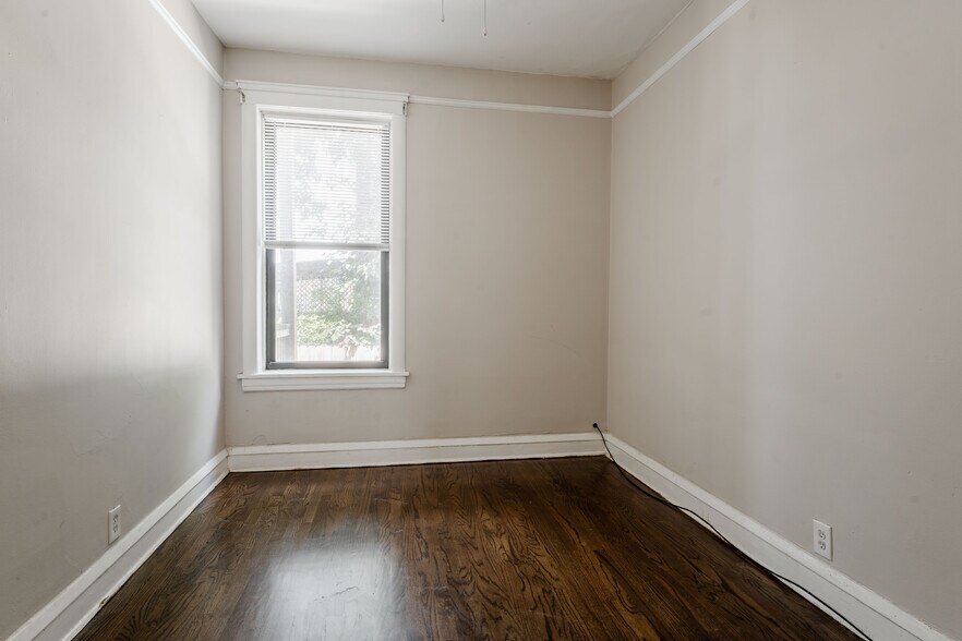 Building Photo - 3620 W Grace St