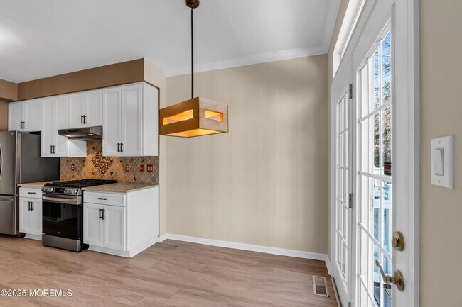 Building Photo - 12 Coral Place