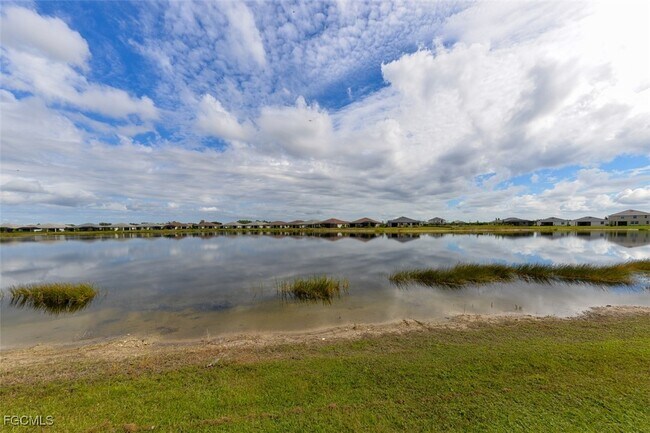 Building Photo - 3983 E Hampton Cir