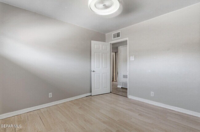 Building Photo - 4312 Wallington Dr