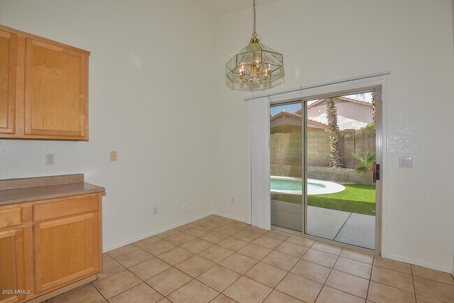 Building Photo - 7472 W Potter Dr