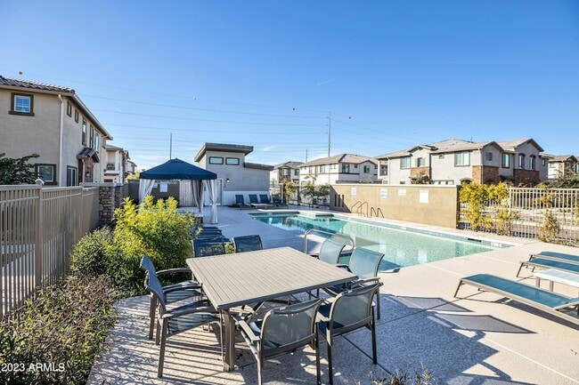 Building Photo - 4100 S Pinelake Way