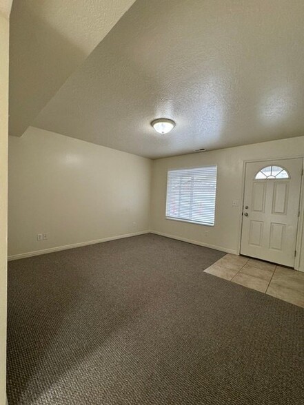 Building Photo - 961 N 100 W