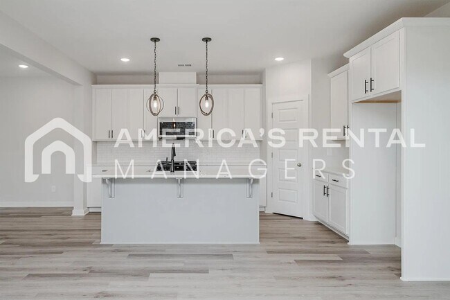 Building Photo - Modern Elegance at Unali Townes!