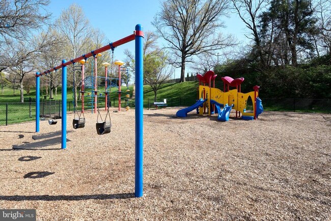 Building Photo - 3705 S George Mason Dr