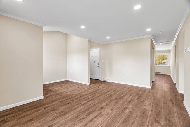 Building Photo - 15B Andover Ct