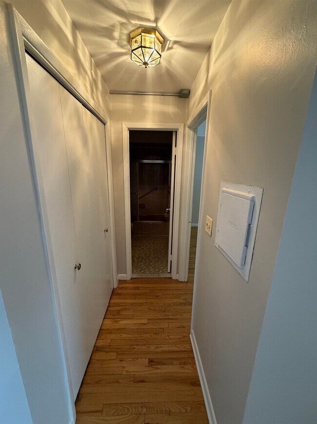 Building Photo - 310 70th St