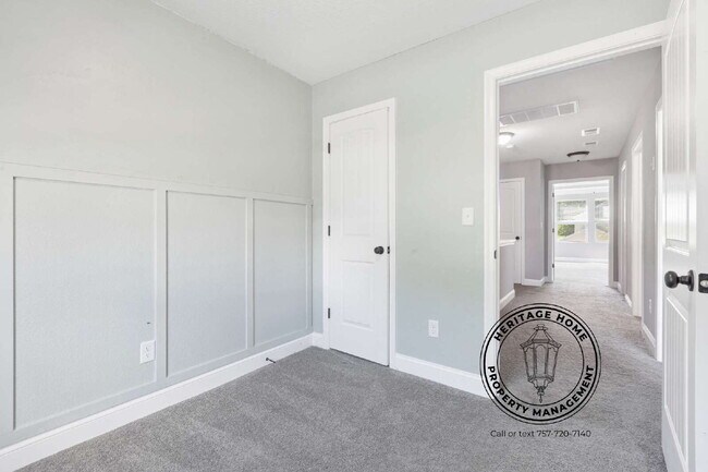 Building Photo - Charming 3-Bed Haven with 2.5 Baths in the Heart of Hampton!
