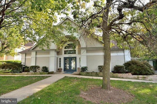Building Photo - 5608 Willoughby Newton Dr